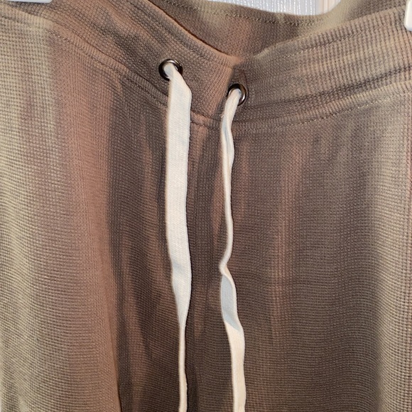 EUC CJLA Carly Jean Los Angeles Capri lounge pants in OLIVE, size M - Picture 2 of 5